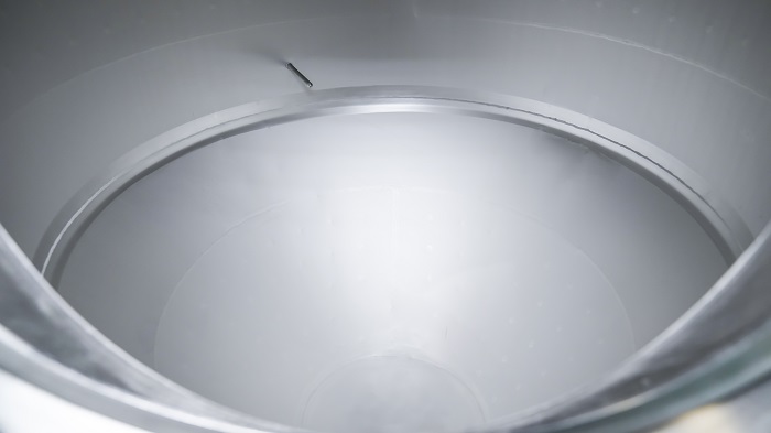 天泰啤酒設備發(fā)酵罐內部角度拋光